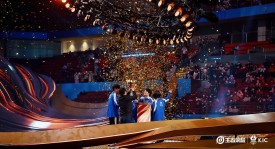 英雄海深不见底：向鱼掏出中单雅典娜，奇招制胜